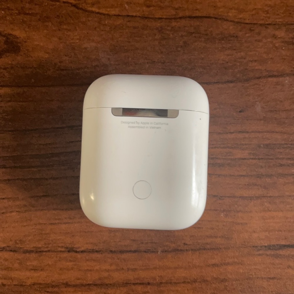 Apple AirPods case